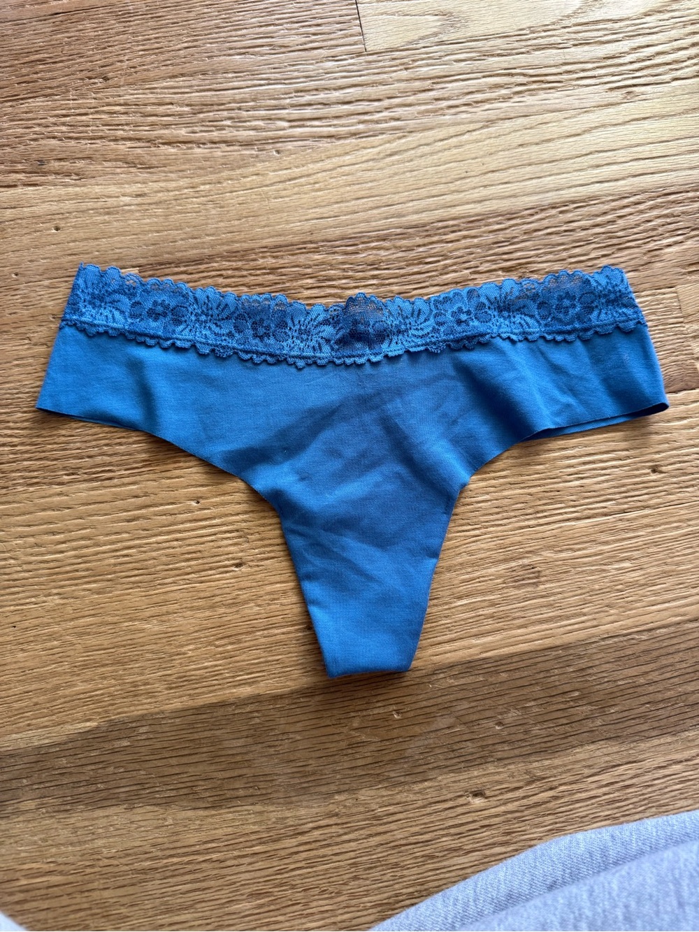PINK Victoria's Secret Teal Lace-Trim Seamless Thong